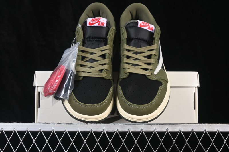 Nike Travis Scott x Air Jordan 1 Low OG Sneakers with Reversed Swoosh Design - DM7866-002