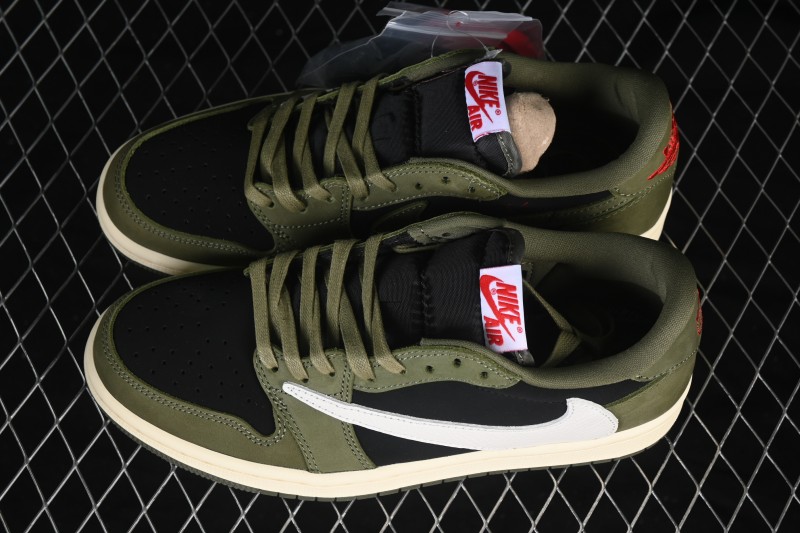 Nike Travis Scott x Air Jordan 1 Low OG Sneakers with Reversed Swoosh Design - DM7866-002
