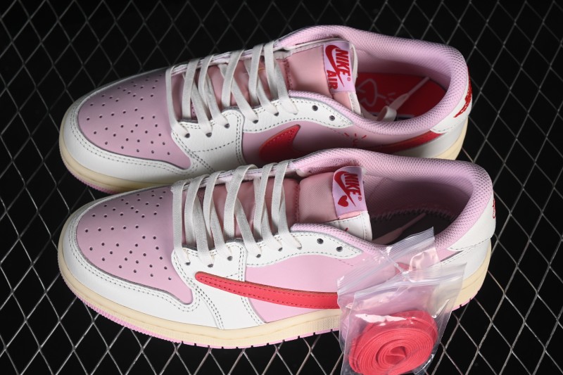 Nike Travis Scott x Air Jordan 1 Low OG AJ1 Retro Low-Top Sneakers with Reverse Swoosh Design - IQ7604-101