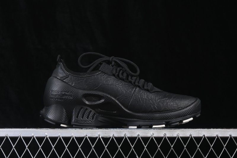 ECCO Biom Explore Natural Motion Cushioned Hiking Sneakers with Premium Leather and Breathable Textile Lining - 80042401001
