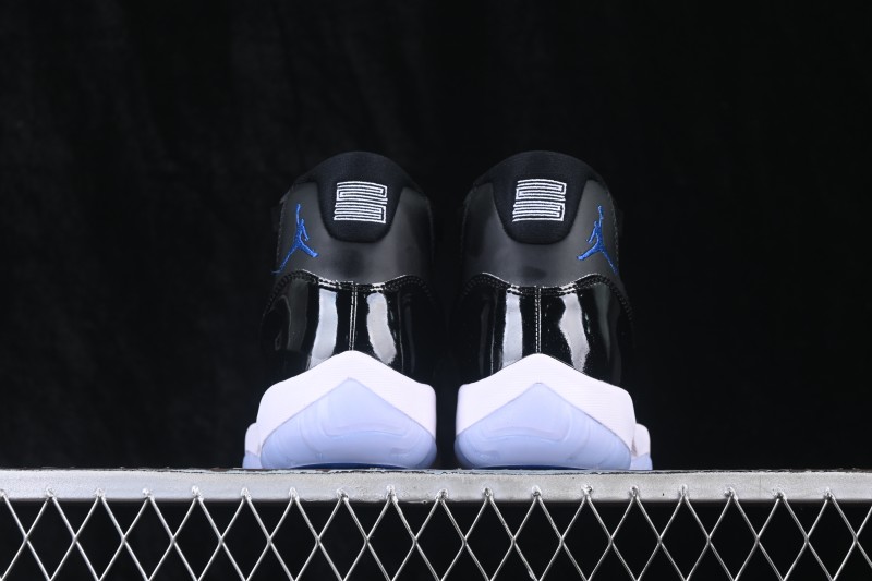 Nike Air Jordan 11 Retro High-Top Basketball Shoes with Space Jam Design and Carbon Fiber Plate - CT8012-900