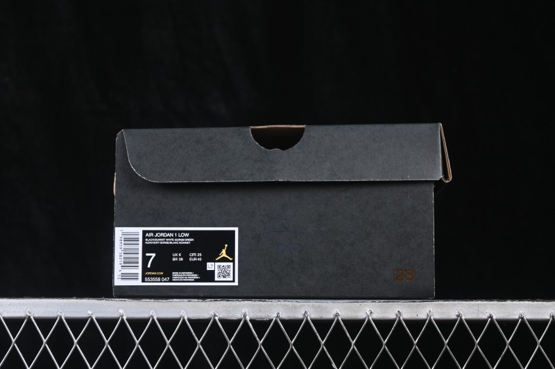 Nike Air Jordan 1 Low Retro Basketball Shoes with Classic Color Blocking - 553558-047