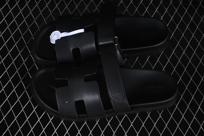 Hermes Chypre Flat Slide Sandals with Embossed Logo - Black