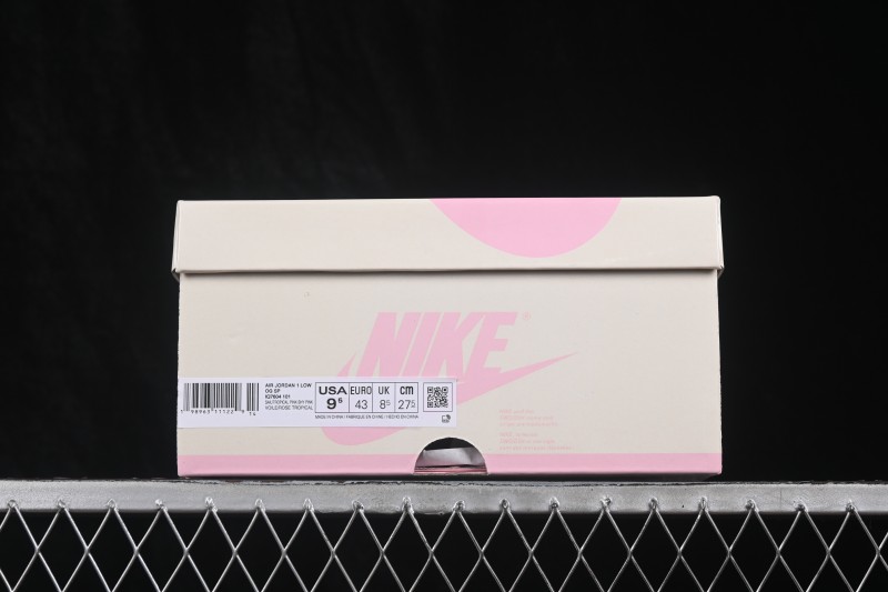 Nike Travis Scott x Air Jordan 1 Low OG Retro Basketball Shoes with Reverse Swoosh Design - IQ7604-101
