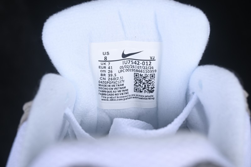 Nike Air Max 90 Retro Running Shoes with Visible Air Cushioning - IU7542-012