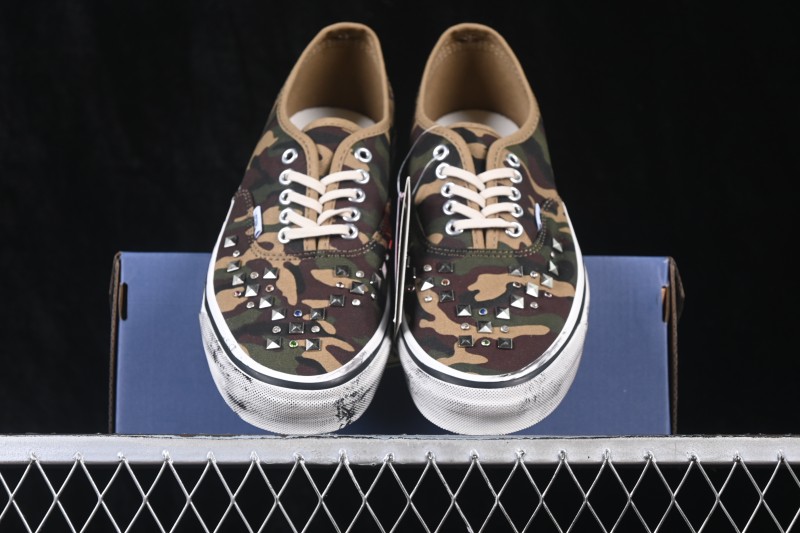 Vans Authentic 44 Low Top Vulcanized Skate Shoes - VN000D9NWVD