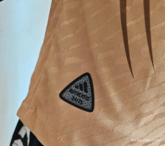 Player Version 24/25 Real Madrid Golden Special Jersey