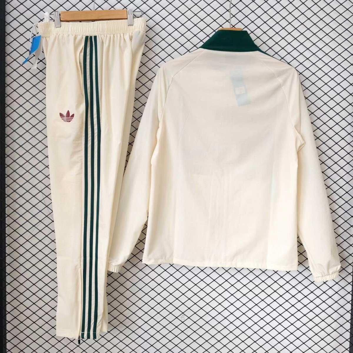 26/27 Algeria Cream & Green Retro Training Tracksuit